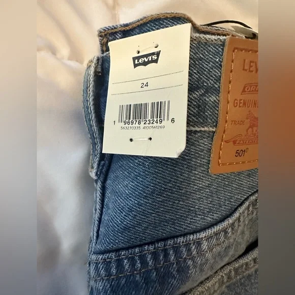 Levi's 501 jean shorts NWT